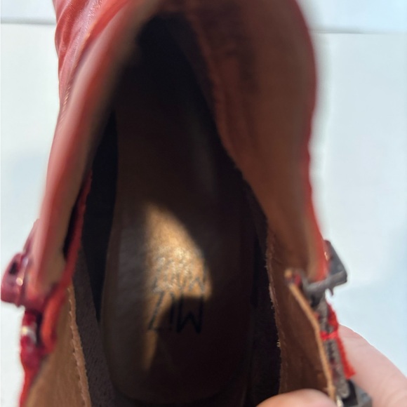 Woman’s Miz Mooz Red Leather zippered Ankle Boots size 9.5 - Picture 6 of 13